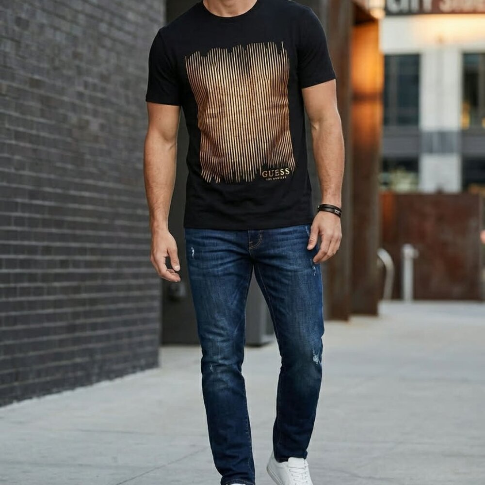 Guess Men’s Gold Stamped Logo T-Shirt Short Sleeves In Black Size S